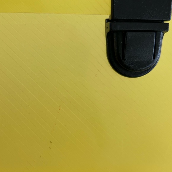 🆓 - Set of (2) Plastic Yellow Carry Cases for Toy Storage - Free With Purchase - Picture 12 of 16